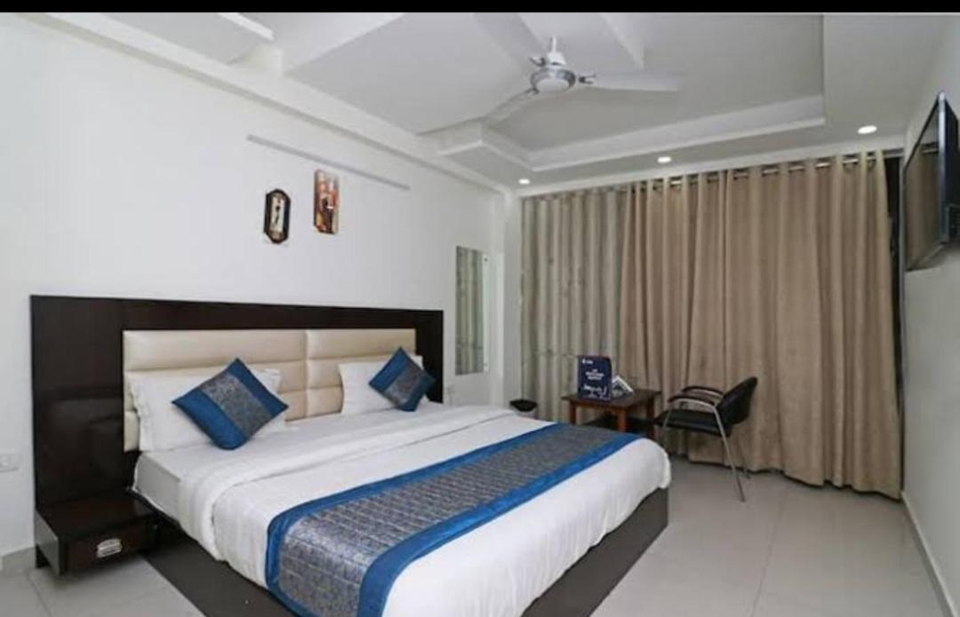 Hotel O Sweet Palace New Delhi Luaran gambar
